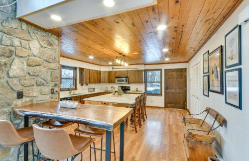 6 Mi to Skiing! Hot Tub Hideaway in Seven Devils - Foto 9