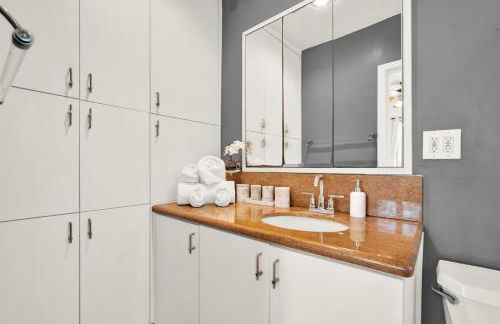 HUGE Outdoor soccer 4BR HEATED Pool house near Las Olas - Foto 31