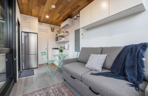 Modern Riverside Cabin w Hot Tub Fire Pit Kayaks - Foto 12