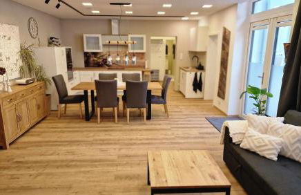 AUXBRG - 4 Zimmer, XL Wasserbett, 65 Zoll TV, XL Terrasse - Foto 51