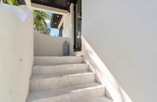 Art Deco Apt w Pool One Mile to Beach Pets Welcome - Foto 26