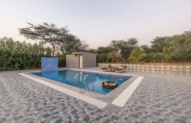 ELIVAAS 5 BHK With Pvt Pool - Zenora - Foto 67