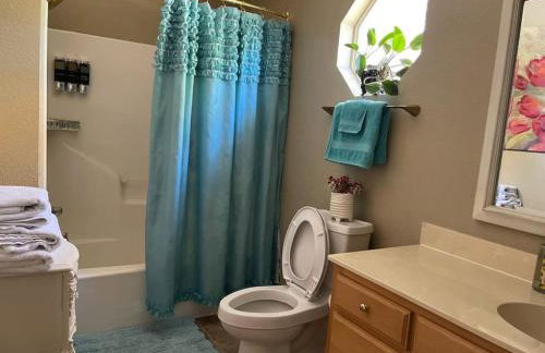 Massive lakefront home with HOT TUB - Foto 53