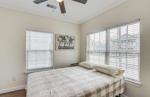 Walk to Beach and Moody Mansion Galveston Home! - Foto 13