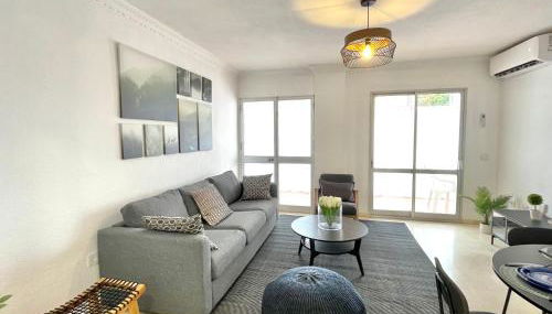 Beach Retreat 2 BR Apartment - Photo 3