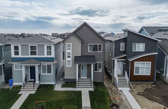 Luxury Modern Home - Livingstone - Photo 31