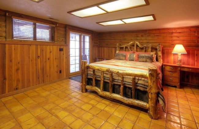 Log Cabin on the Stream - Photo 3