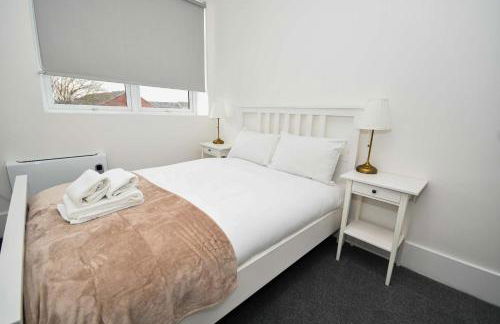 Modern 1 Bedroom Apartment in Morley with Parking - Foto 43