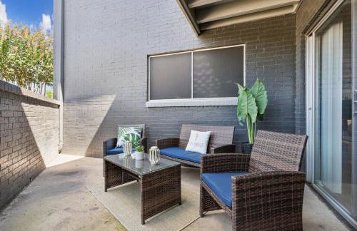 AT and T is steps away 2BD unit - Foto 6