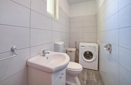 Cozy villa Paradiso with pool immersed in the greenery - Foto 9