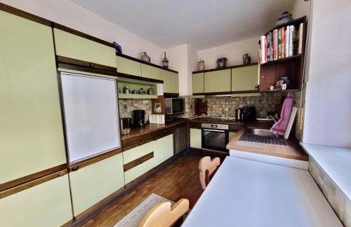 BAT Home Solutions Trier-Euren - alles was ein Hotel nicht bietet - 10 Min zur Altstadt - 98 qm Scheune für 9 Personen mit Sternenhimmel, Wintergarten, Grill und Kino - barrierefrei dank Lift & Auffahrt - Foto 3