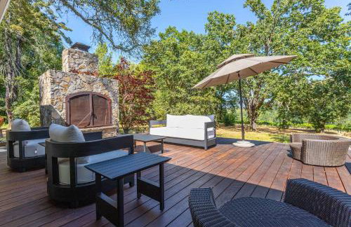 10 Acre Estate with Views Teahouse and Pickleball Court - Foto 55
