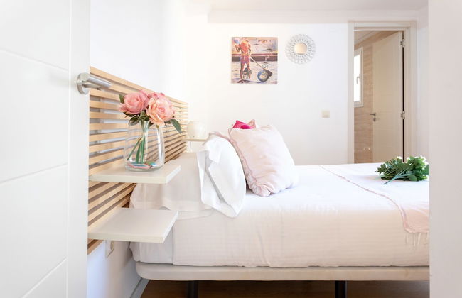 Holidays2Malaga Juan de Mena Apartments - Photo 17