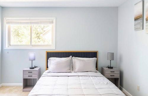 King Bed_Cozy Urban Retreat-Central Memphis - Foto 19