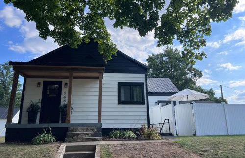 Large Five Bedroom house with outdoor patio with Jacuzzi and television! - Foto 5