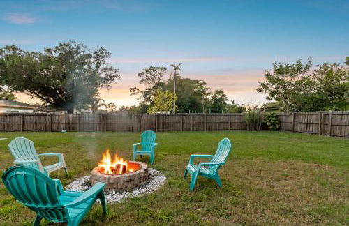 Tropical Retreat with Heated Pool & Firepit - Foto 5