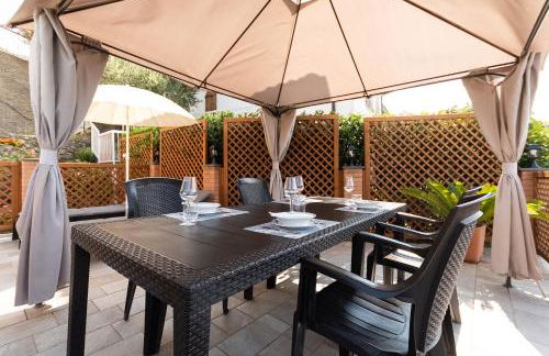 La Roccia Fiorita Appartamento con giardino e Jacuzzi - Foto 24