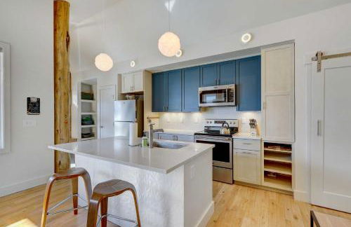 Fireplace and Deck Modern Cabin in Grand Lake! - Foto 8