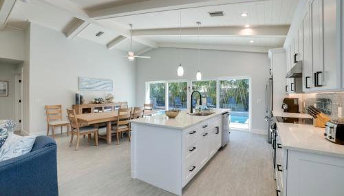 Golf Cart included! Short walk to the Beach on the Peaceful North End - Foto 2