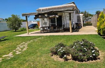 Las Casitas de la Barrosa con jardín y piscina - Foto 49