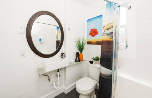 Hello Dali Surreal 2BR Retreat Nr Downtown St Pete - Foto 34