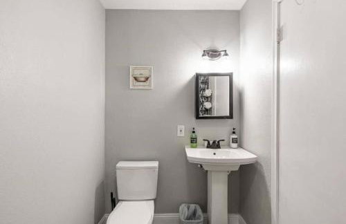 4 Bed 3 Bath House, Spacious, Smart TVs in all rooms, Whole house to yourself - Foto 17