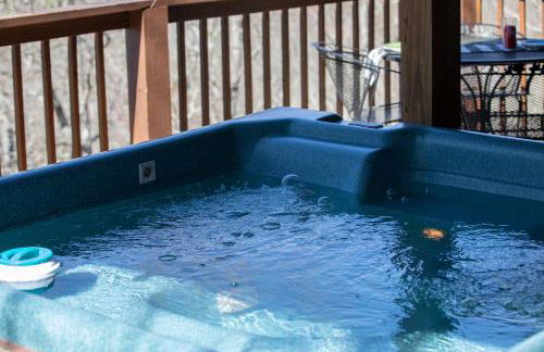 Serenity, A Rustic Log Cabin Retreat - Foto 35