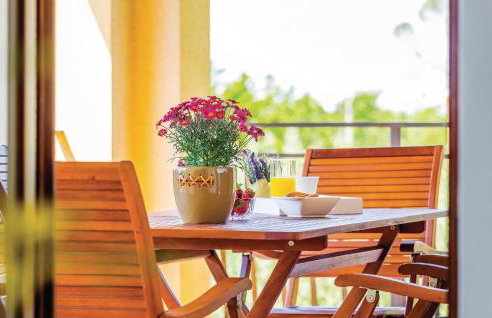 3 Bedroom Cozy Apartment In Nedescina - Foto 10