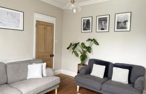 The Harborne Home opposite QE hospital & Birmingham university - Photo 2