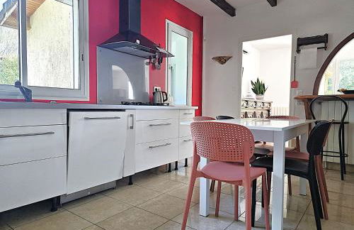 L'échappée du Canal - Piscine - Cheminée - Clim - Parking privé gratuit - 8 personnes - 3 chambres - Parc - Foto 19