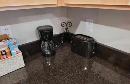 6 Bedrooms Sleeps 16 Great Area - Photo 49