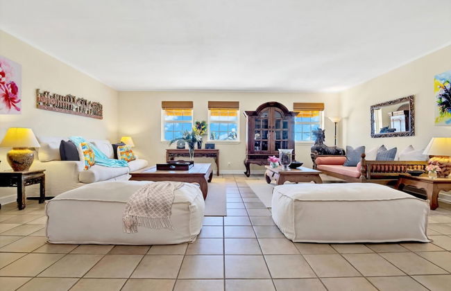 NEW Amazing Large 3BR Direct Oceanfront Penthouse On Ocean Drive - Foto 3