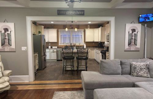 4BR Spartanburg Getaway Porch Full Kitchen - Foto 2