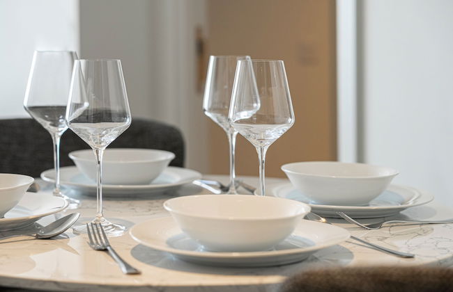 Sensational Two-bedroom Apartment by the River - Foto 19