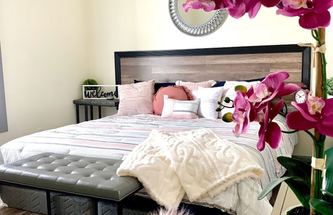 The Eastside Manor - Private Yard & Parking, Near Falls & Casino by Niagara Hospitality - Photo 1