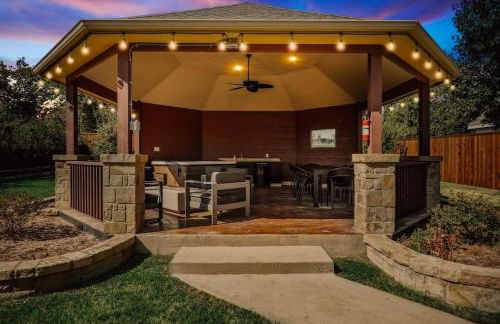 Luxury4000sqft Hot Tub Games Cinema FTWorth ATTST - Photo 2