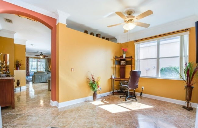 "southern Charm" 4 Bed & 2 Bath Private Pool Home 4 Bedroom Villa by RedAwning - Photo 17