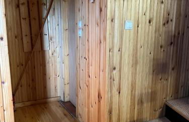 Traditional Wooden Apartment - Photo 24