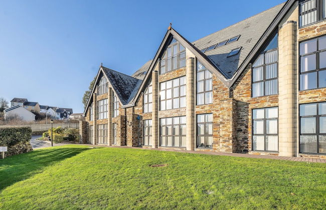 Pochin House Collections - Photo 36