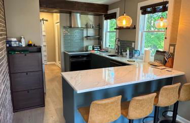 NEW! Urban Oasis, Chic 3-BR 2-BA Corner Unit, Steps Away from NYC! - Foto 1