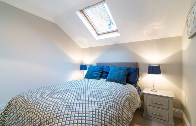 Modern Living 2 Bedroom Apartment South Wilmslow - Photo 8