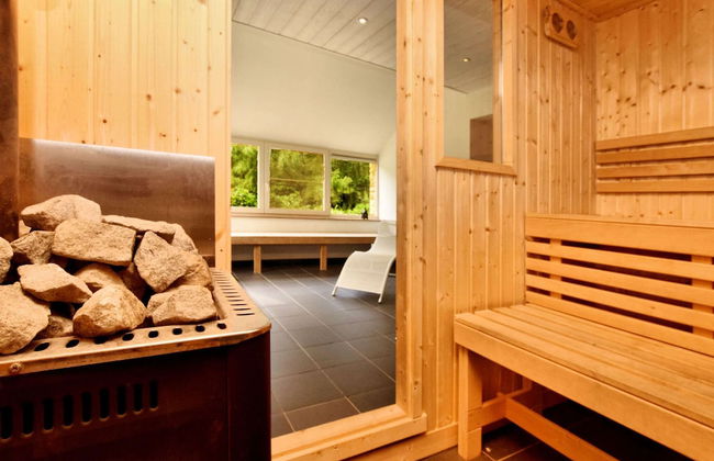 Fine Group House With Sauna Garden - Photo 27