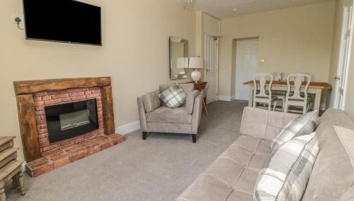 Coquet View Apartment - Photo 2