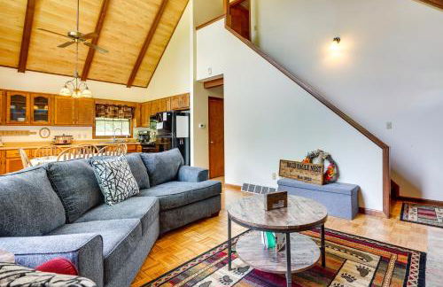 Cabin with Deck about 3 Mi to Apple Valley Lake! - Photo 5