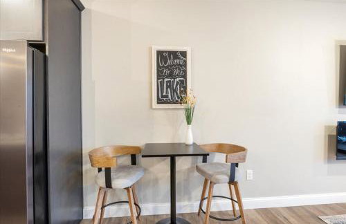 Family-Fun Lakeside Luxury at Topsider in Osage w/ 2 Pools, Prime Views Pack N' Play & Games - Foto 11