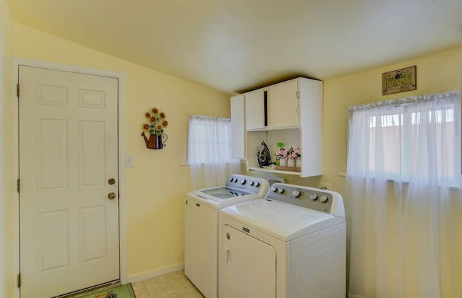 3 Bedroom Downtown with Firepit - Photo 13