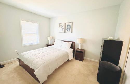 Charming 4BR 4BA Townhouse In Annandale, VA - Foto 41