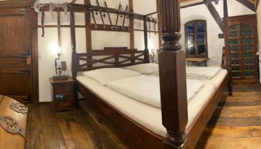 Ausgefallenes Ferienhaus WAFFENKAMMER im Rittergut Leppersdorf für 7 Personen - Foto 4