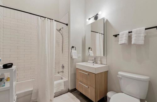 Experience Downtown Chicago at Millennium - Luxury Apartments in The Loop - Photo 58