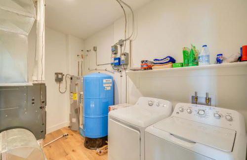 2 Mi to Lake Stunning Twin Lakes Home with Deck - Foto 30